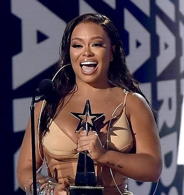 itsjaaay______'s tweet photo. BIG MAMA will be performing at the #BETAwards tonight at 8 ✨ https://t.co/jzSGtv9UGx