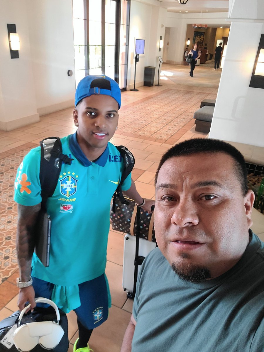 Gracias <a href="/RodrygoGoes/">Rodrygo Goes</a> por la foto y por ser tan accesible con la gente  #Brazil #Brasil #CopaAmerica #LasVegas