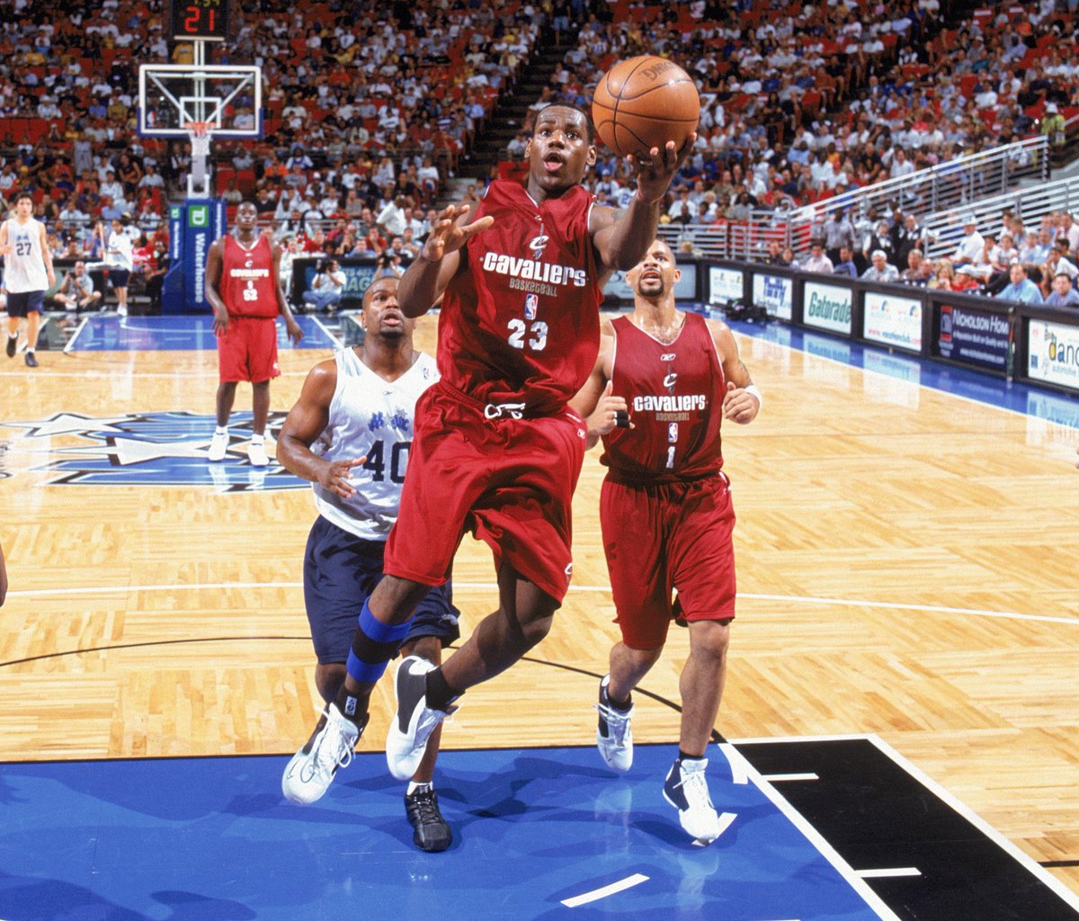 ThrowbackHoops's tweet photo. LeBron James at NBA Summer League (2003) https://t.co/so1krVLMdx