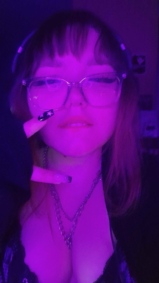 VanyBunnyXx's tweet image. ୨₊˚  Moot Hunting | Vany

 ┊﹕19 (under 18 dni)
 ┊﹕ val [eu] /hsr /ow /dbd
 ┊﹕Eastern European 
 ┊﹕trying to be more active!
 ┊﹕will interact :D

DM&apos;s Open!
˚₊· ͟͟͞͞➳❥

( #valtwt • #hsrtwt • #valotwt • #dbdtwt • #owtwt • #anitwt • #promotwt) 
♡ / ↻