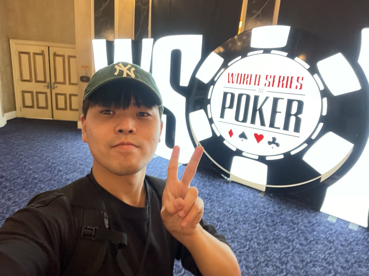 実はWSOP来てます。
「ラスワンのギャンブル魂」というチャンネルのカメラマンとしてラスワンさんの相棒やってます✨

【チャンネルURL】
youtube.com/@gamblesoul?si…