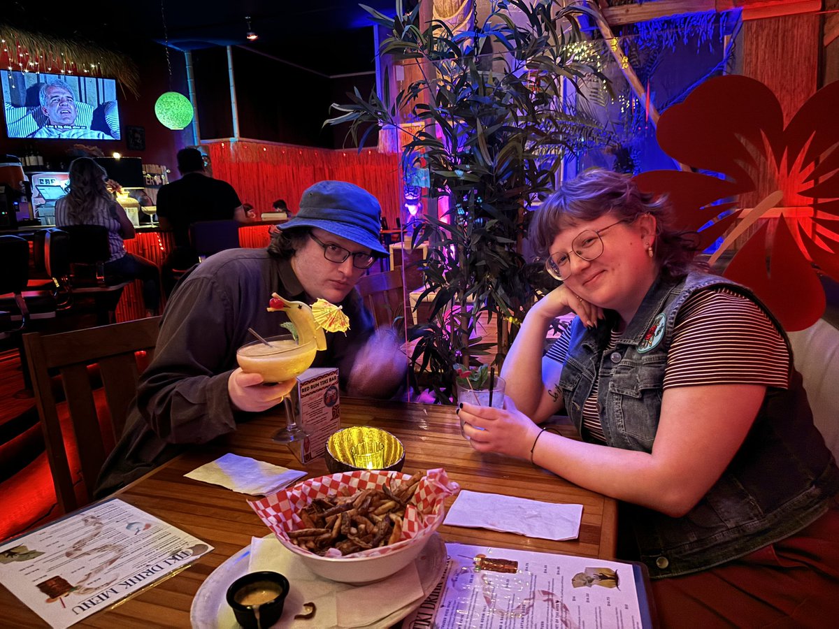 We’re back!!! And we still love comics 💖 new episode drops tomorrow ✨