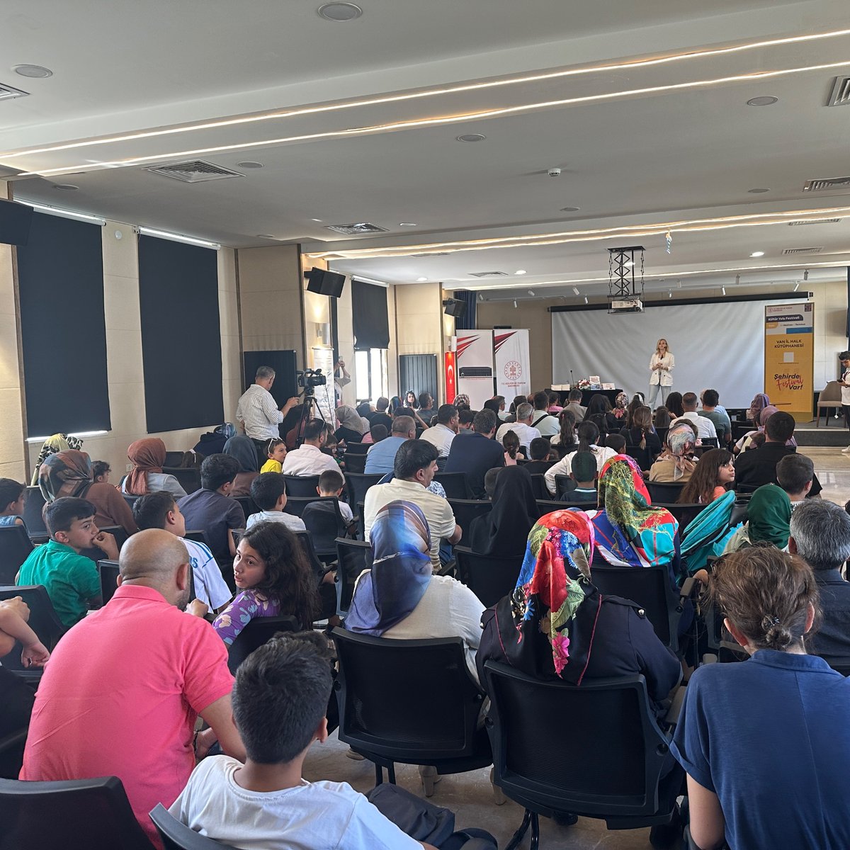 Van İl Halk Kütüphanesi tweet media