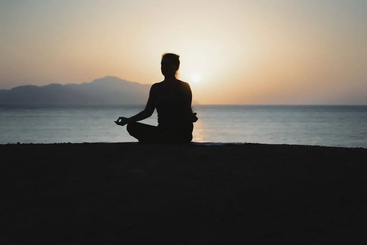 DTNEtiquette's tweet photo. Taking time out of your busy day to reconnect with "YOU" is a wise investment of time and good for the soul... ~ #DTN #PracticeMindfulness #SitWithYourself #BeStill https://t.co/fTrs0mcnT8