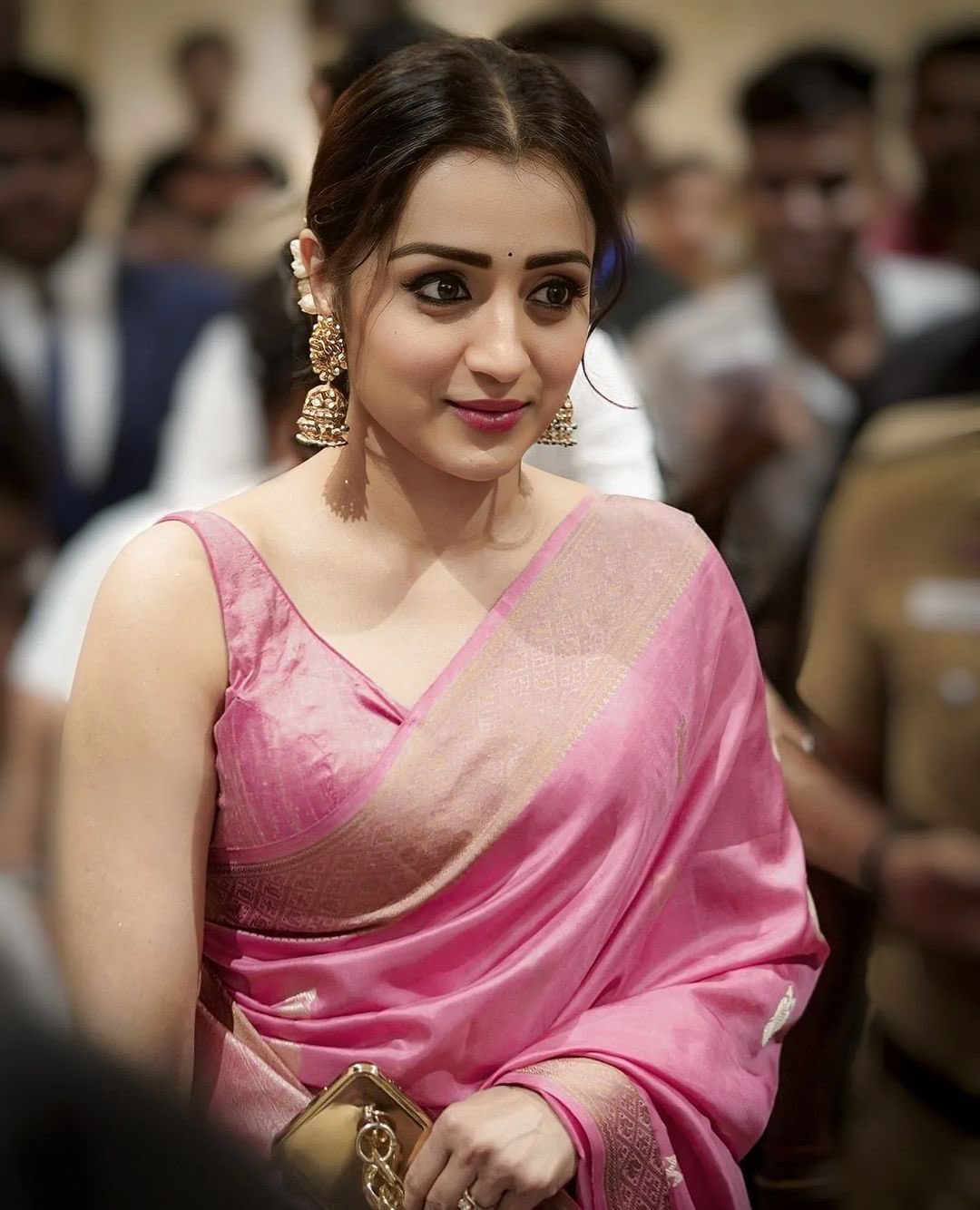 GRWgzf2a4AABLGj?format=jpg&name=large