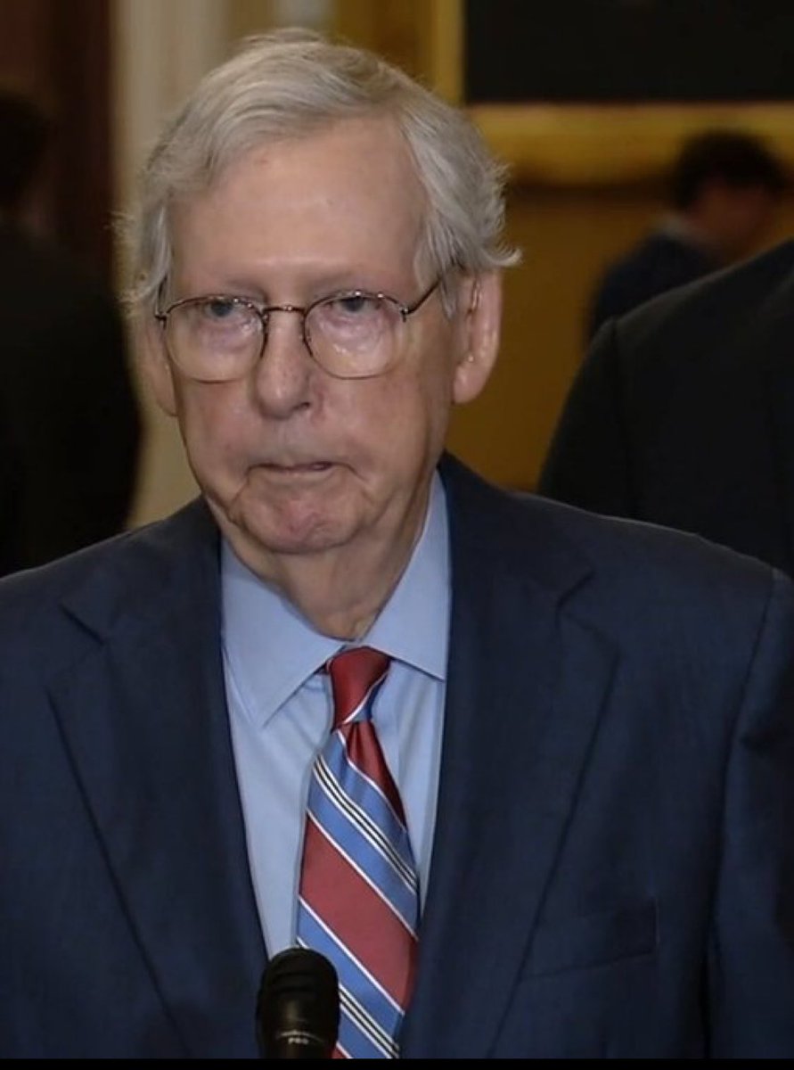 Weird that no one demanded McConnell step down after he froze while giving a press conference- TWICE.