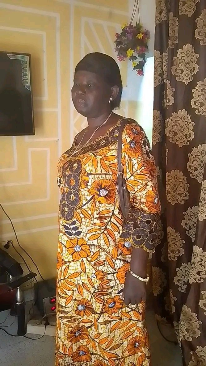 Mon premier amour de ma vie, personne dans ce moment ne peut m'aimer comme elle, elle est ma raison de vivre sur cette terre et sans elle, je suis nul . Je t'aime tant dans mon cœur ma maman #Ivette_Enkagboge_Tede un coeur pour elle.