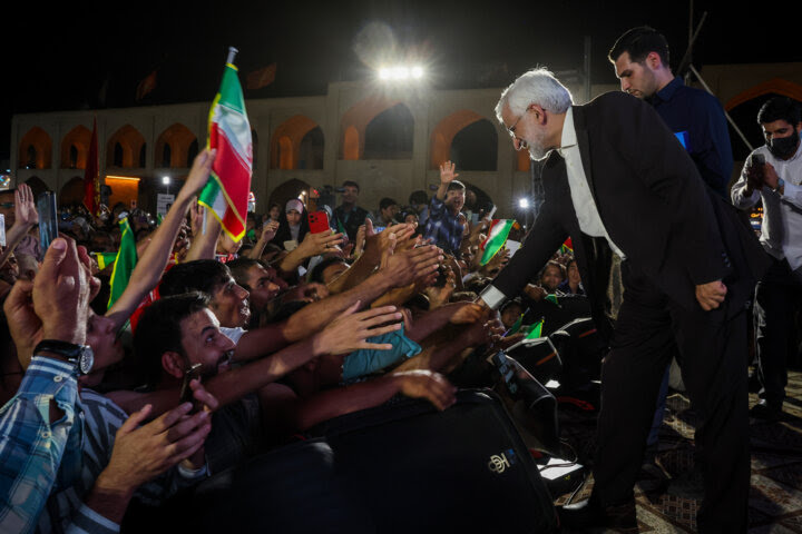 mehrbano_1225's tweet photo. به #جلیلی رای میدم چون نمیخام به دوران خفت بارروحانی برگردم شماچی؟؟ https://t.co/ZVbPfIQILx