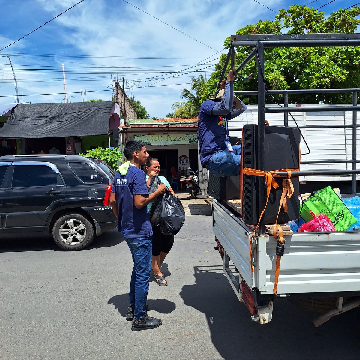 Hoy participé en la recolección de insumos y productos de higiene en Ciudad Pedro de Alvarado, Moyuta, Jutiapa con <a href="/compassjuvenil/">Compass Juvenil GT</a> y otros voluntarios. 🎁🧴 Apoyamos a familias afectadas por las lluvias. 🌧️
