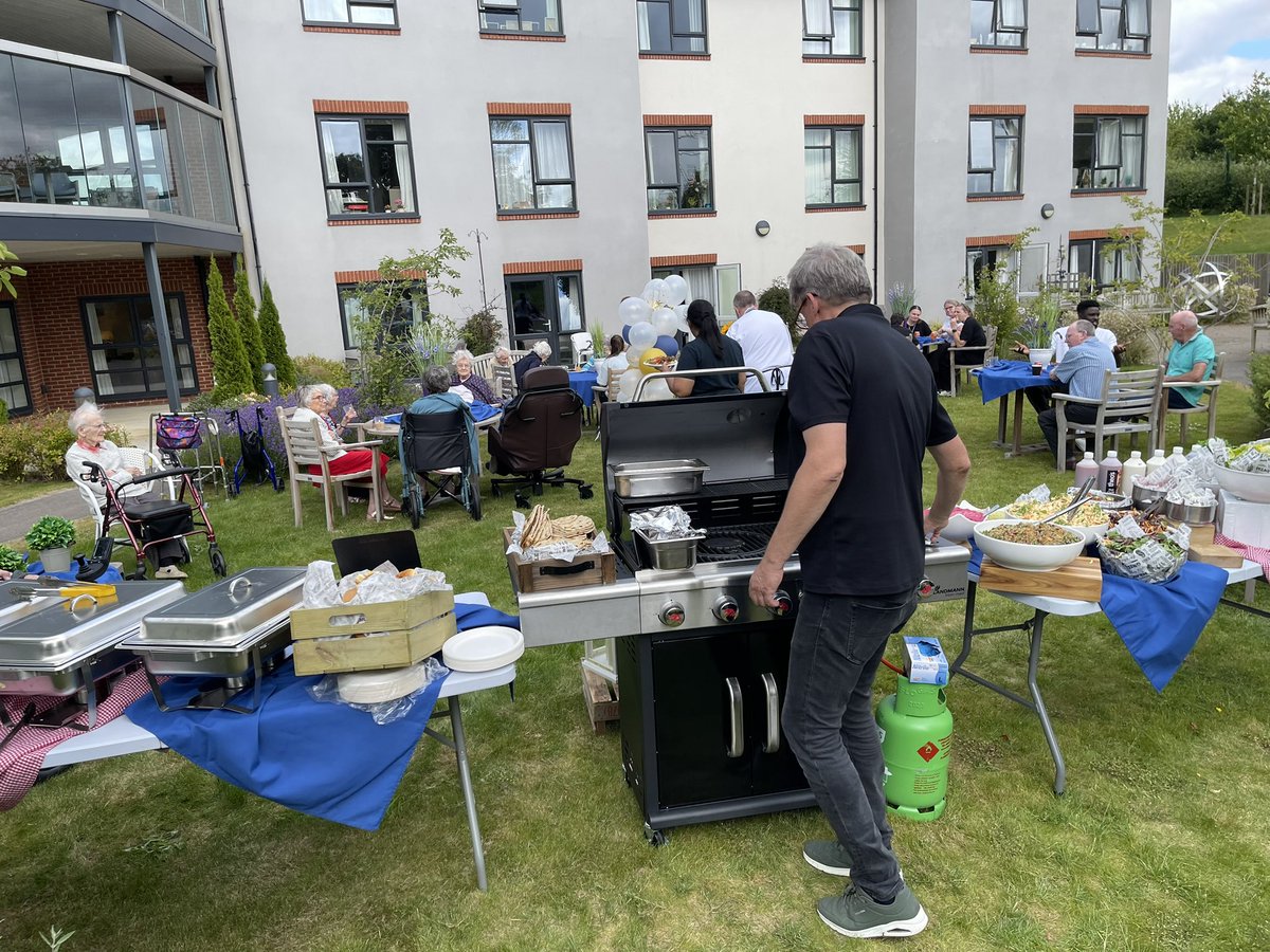 Open Day <a href="/HamberleyCare/">Hamberley Care Homes</a> - Chawley Grove Oxfordshire BBQ for our resident, relatives and colleagues #luxurycarehomes#oxfordshire#events#cumnor