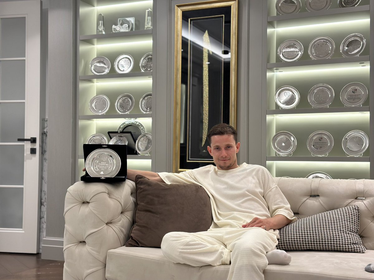 98. Gazi Koşusu galibi Akın Sözen ile az sonra Dragon Flame'i konuşacağız.

Bekleriz 👇

youtube.com/@bosphorse?si=…