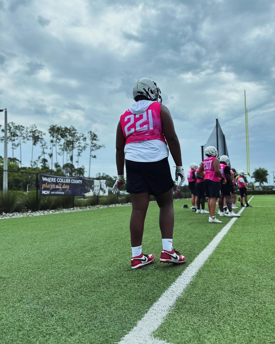 SeanBigSherm's tweet photo. Two things you need to get better at @FBUcamp Top Gun Showcase…1) Hard work and determination, 2) Excellent coaches. Thank you to all the coaches who took the time to pour into mine and the other campers development this weekend. Thanks FBU for the opportunity to compete at the highest level. I definitely left a better player than I came. @McKinneyFBall #bigsherm #bigsean #classof2028 #co2028 #football2028 #playparadise #topgun #221 @UNCLELUQ