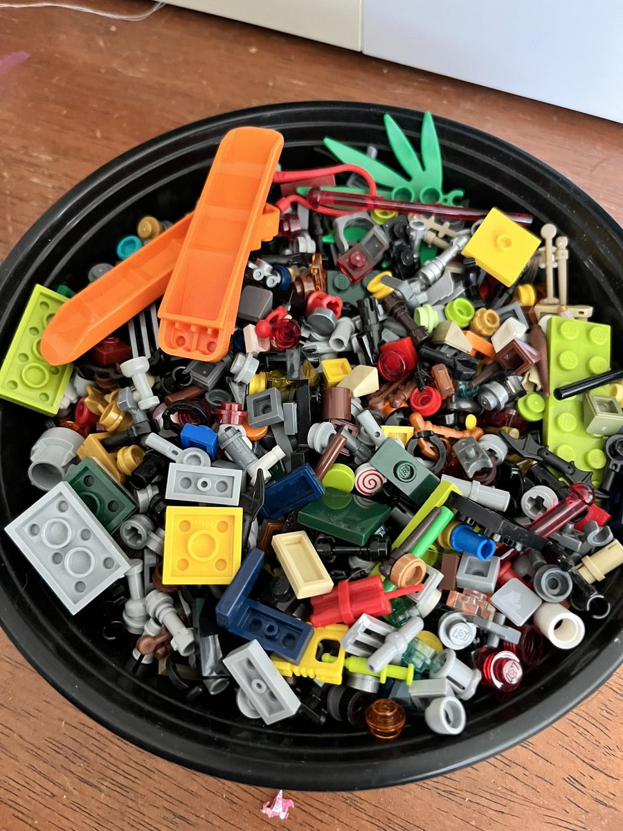 Any other #LEGO folks out there with a take out bowl full of aaaaallll their leftover spare bits? 😂
