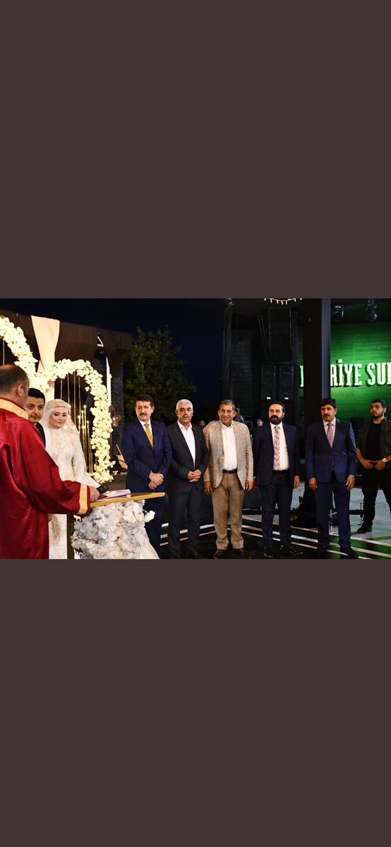 Şanlıurfamızın sevilen sayılan sayğı gören ailelerden Ekinci ve Çakmak ailesi mutlu gününe şahitlik ederek mutluluklarını paylaştık genç çiftlerimize ömür boyu mutluluklar diliyorum hep mutlu olsunlar inşallah