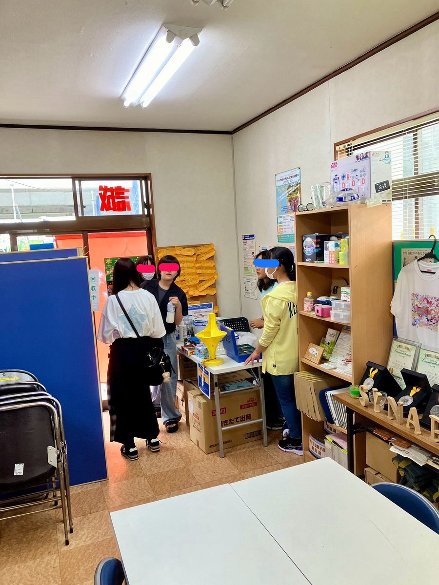 neppape's tweet photo. 昨日は午前だけ活動するメンバーが友達を連れてきた
今後の活動のミーティング

活動に共感して一緒にやりたいと感じてもらえたらいいなぁ

隣市中2も「初めての友達を連れて来ました
との挨拶」
午前はカラオケ🎤イオンに行って来たと
3:50のバス時間まで2時間もおしゃべりをしていきましたとさ https://t.co/iAHVhOf4TP