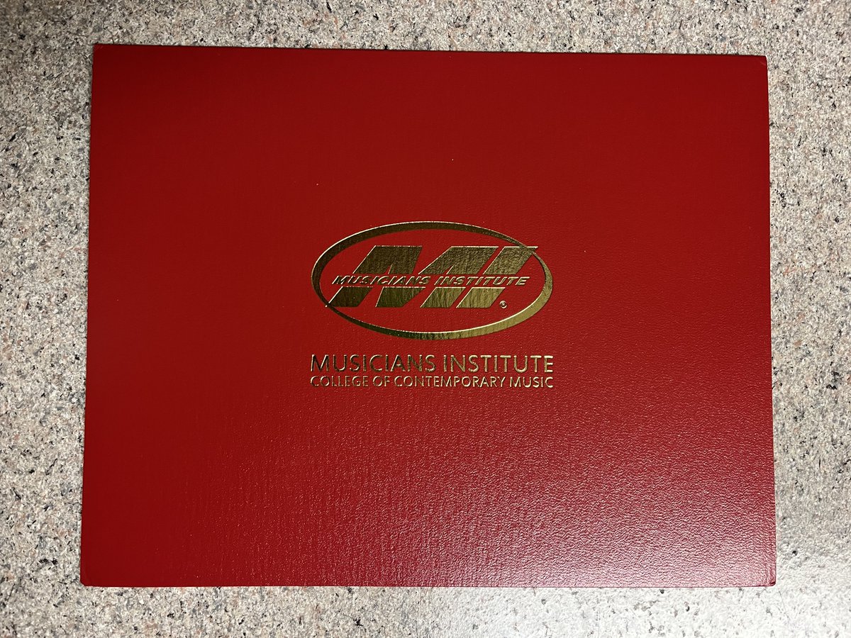 JD_Fierce's tweet photo. My diploma FINALLY arrived.
🎓🎶🎼🎵🎤🎧
#MI #MusiciansInstitute #SummaCumLaude #IndependentArtist #Graduate #ClassOf2024 https://t.co/YxZD9tzMpJ