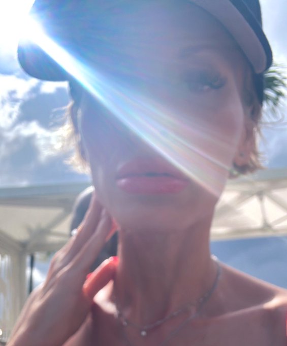 Sun, palm trees 🌴, sunscreen 🧴, friends, and vibes .. it’s nice to be out 😊 https://t.co/UvKF4MCWkp<a href="/tag/la"class="tags"><span>&#35;la</span></a><a href="/tag/tour"class="tags"><span>&#35;tour</span></a><a href="/tag/newyork"class="tags"><span>&#35;newyork</span></a><a href="/tag/tampa"class="tags"><span>&#35;tampa</span></a><a href="/tag/orlando"class="tags"><span>&#35;orlando</span></a><a href="/tag/email"class="tags"><span>&#35;email</span></a>