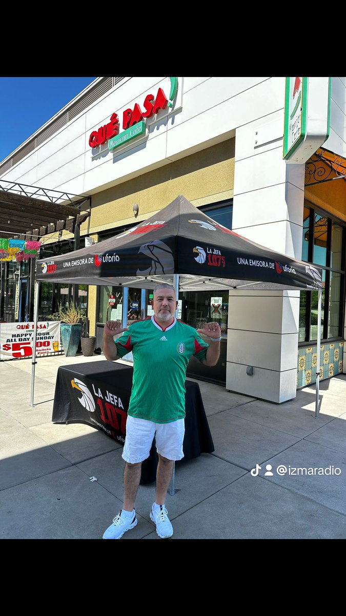 IzmaRadio's tweet photo. Ya estamos a control remoto hasta las 5pm desde Que Pasa Mexican Café listos para apoyar a México! La selección mexicana hoy se enfrenta an Ecuador. Aquí te esperamos en el 3115 E Campus Dr. en Fresno. Cáele para la oportunidad de ganar boletos para Los Dodgers de Los Angeles!!! https://t.co/ySzogmBY24