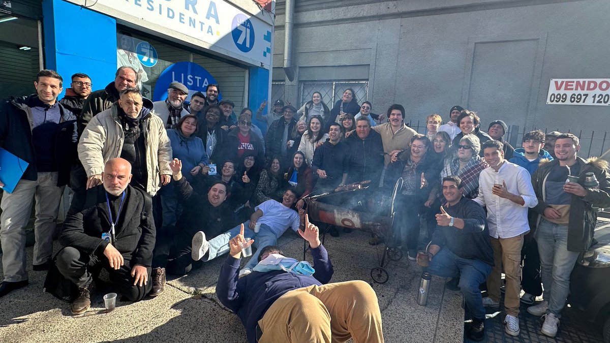 FrancoCanti's tweet photo. Y se fue una elección interna más! 
Con la conciencia tranquila de que dejamos todo por la @lista71 el @Herrerismo y @lauraraffo ahora a esperar los resultados!
A mi equipo @JovenesVN y @VNacional71 dámelos siempre ✌🏻 https://t.co/1RVdEcGFmu