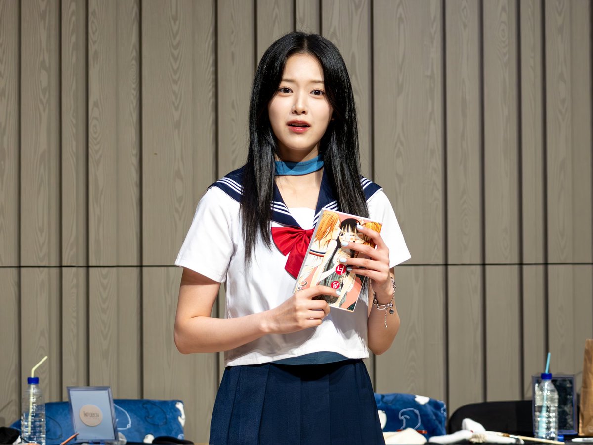 240615 모켓샵 SCC선아트홀
루셈블 대면팬싸

#One_of_a_Kind
#루셈블 #Loossemble
#현진 #HYUNJIN