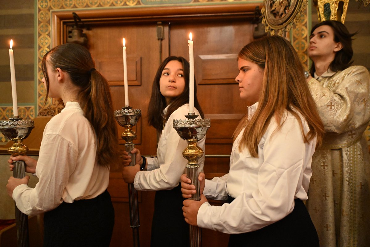 Elpidophoros's tweet photo. In our congregation today, we have a complete icon of the Church, manifesting all the limbs of the Body of Christ. No one occupies a separate reality from the rest. We are One Church, One Archdiocese, “One Body in Christ, and each one members of each other.” #ICWR1 https://t.co/kCTUxGrDZ9