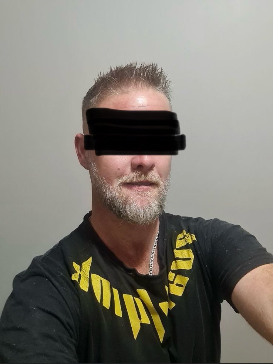 AfamSlayer's tweet photo. AFAM 19: This 43 year old tradie daddy type let me sucked his dick while his dog watched us. I was a bit disappointed at first when he showed me his small dick. But when I worked hard on sucking it until it became fully erected,boy, he is an epitome of a real "grower".... https://t.co/8uMhlCu8EX