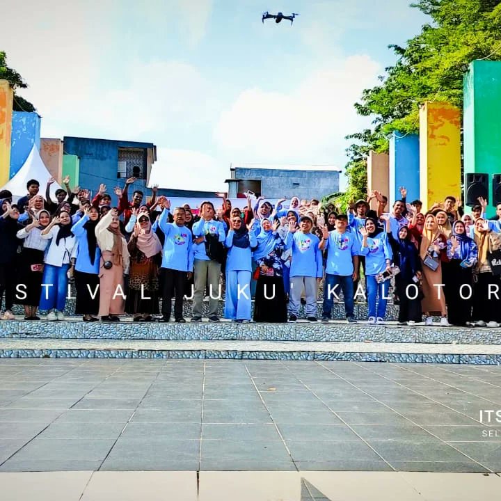 IhsanMaro's tweet photo. Festival Juku' Kalotoro (Ikan Kering) ITSBM Selayar, Taman Pelangi Benteng Selayar- 30 Juni 2024.
@TVMuhammadiyah 
@itsbm_selayar 
@Selayarnews https://t.co/mSw47VU66v