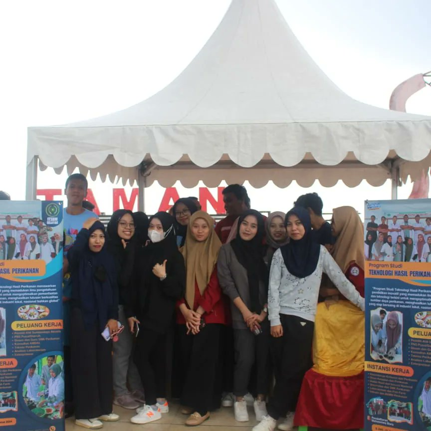 IhsanMaro's tweet photo. Festival Juku' Kalotoro (Ikan Kering) ITSBM Selayar, Taman Pelangi Benteng Selayar- 30 Juni 2024.
@TVMuhammadiyah 
@itsbm_selayar 
@Selayarnews https://t.co/mSw47VU66v