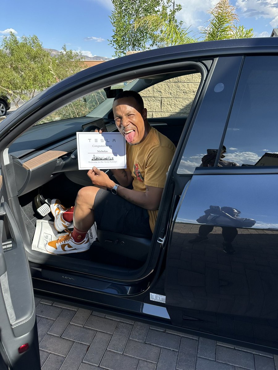 NICKMOBLEY's tweet photo. @elonmusk I celebrated my birthday 6/28 copping a @Tesla ♋️♋️♋️ #ModelY https://t.co/RMhaPVVvsL