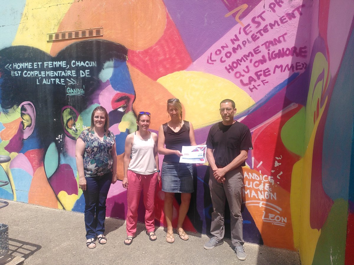 Merci <a href="/Casden_BP/">CASDEN</a> pour ce don en faveur de l'AS de Louis Merle. 200€ de chèque cadeau pour du matériel sportif qui seront très bien utilisés. cc <a href="/DSDEN79/">DSDEN Deux-Sèvres</a> <a href="/G24acpoitiers/">Génération 2024 POITIERS</a>