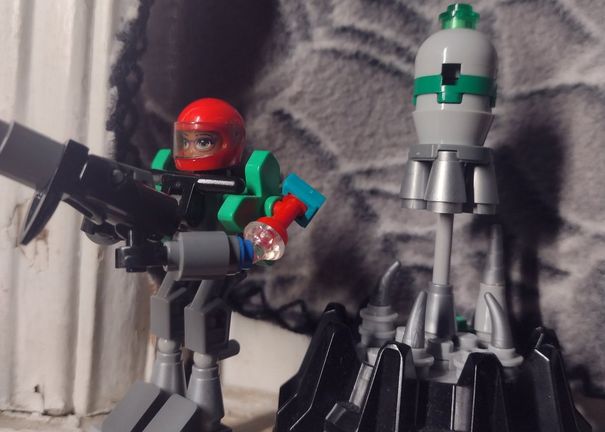 GamingNiekamp's tweet photo. 😑 I made something.  (obviously a metroid-inspired knock off) https://t.co/xscHCjfbFP