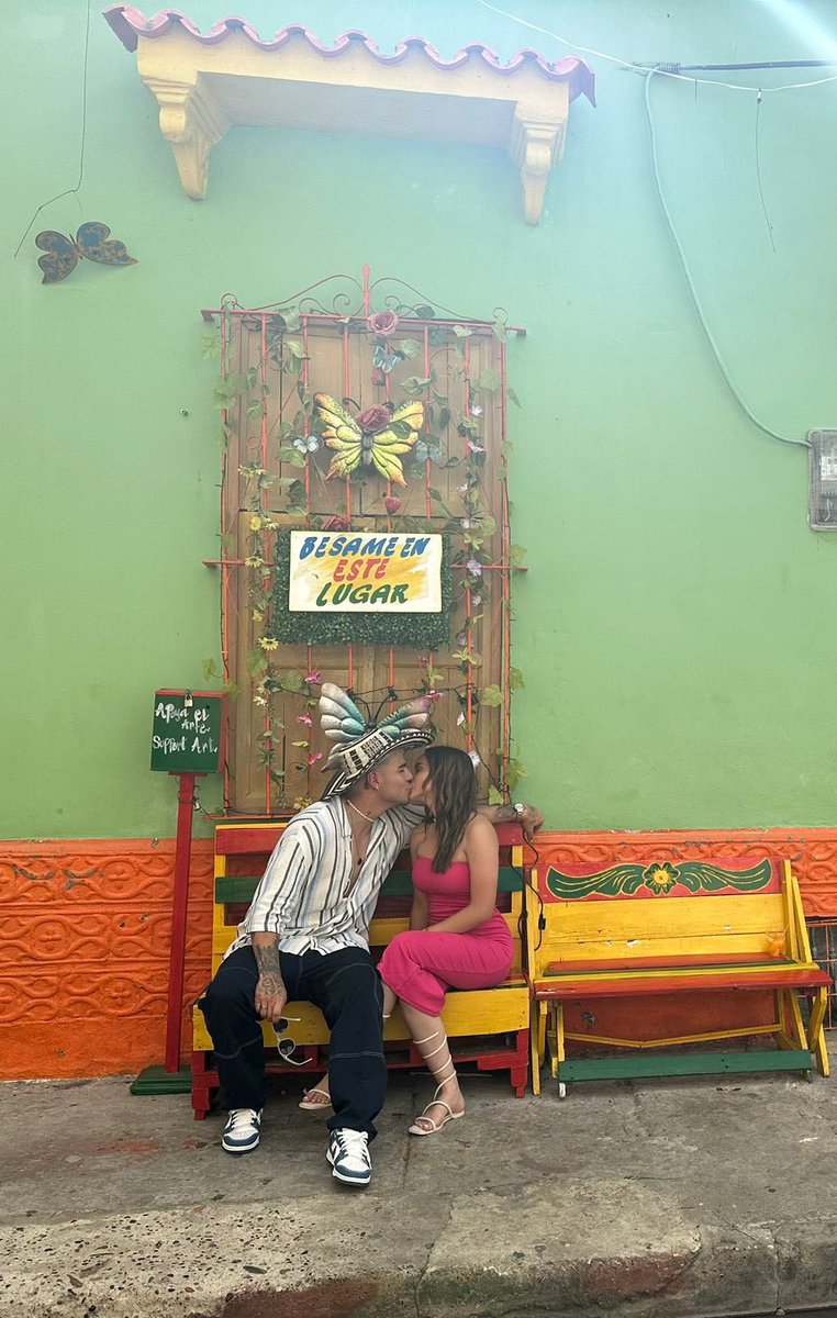 bebeshitadany's tweet photo. Me enoja bastante por q los hombres niegan todo por q no son caballeros yo siempre voy a defender a mi amiga q nunca tuvieron una relación ? Viajo hasta para conocer a su familia en merida wtf si duraron como 10 meses 😡 https://t.co/eJaKEjRIRF