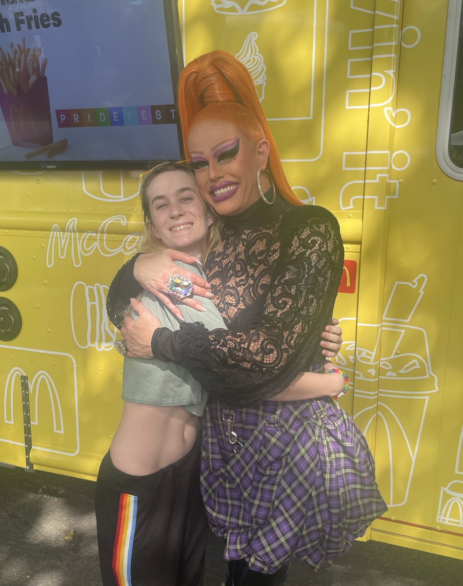 se1estial's tweet image. happy pride!!! it was so cool meeting morgan i loved drag race since such a young age! @morganmcmichael