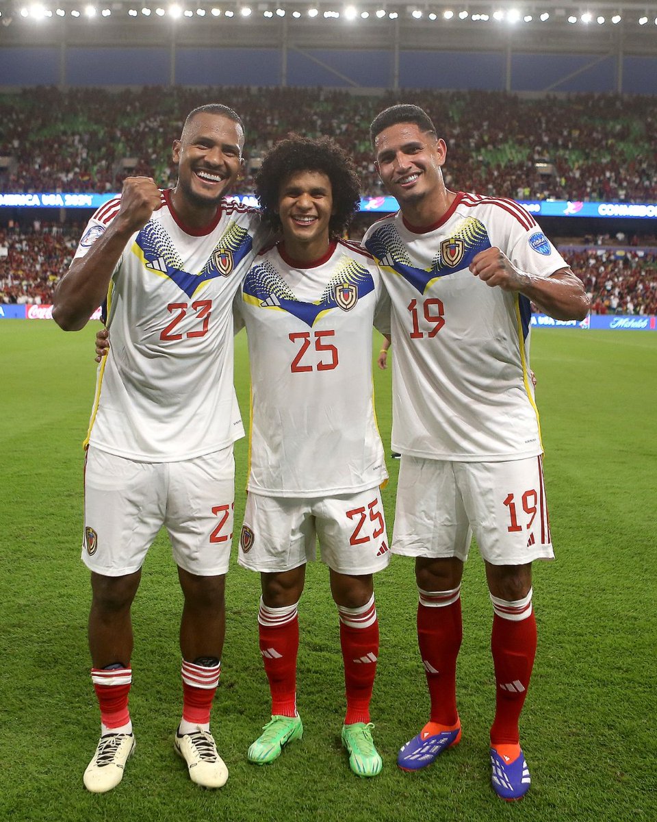 MorelDavidR's tweet photo. ¡Histórico!

Nuestra @selevinotinto sigue invicta en la #CopaAmerica2024 y se enfrentará a Canadá en 4tos.

Gracias por esta alegría tan grande, somos Vinotinto.

#ManoTengoFe https://t.co/cXMMKaBljh
