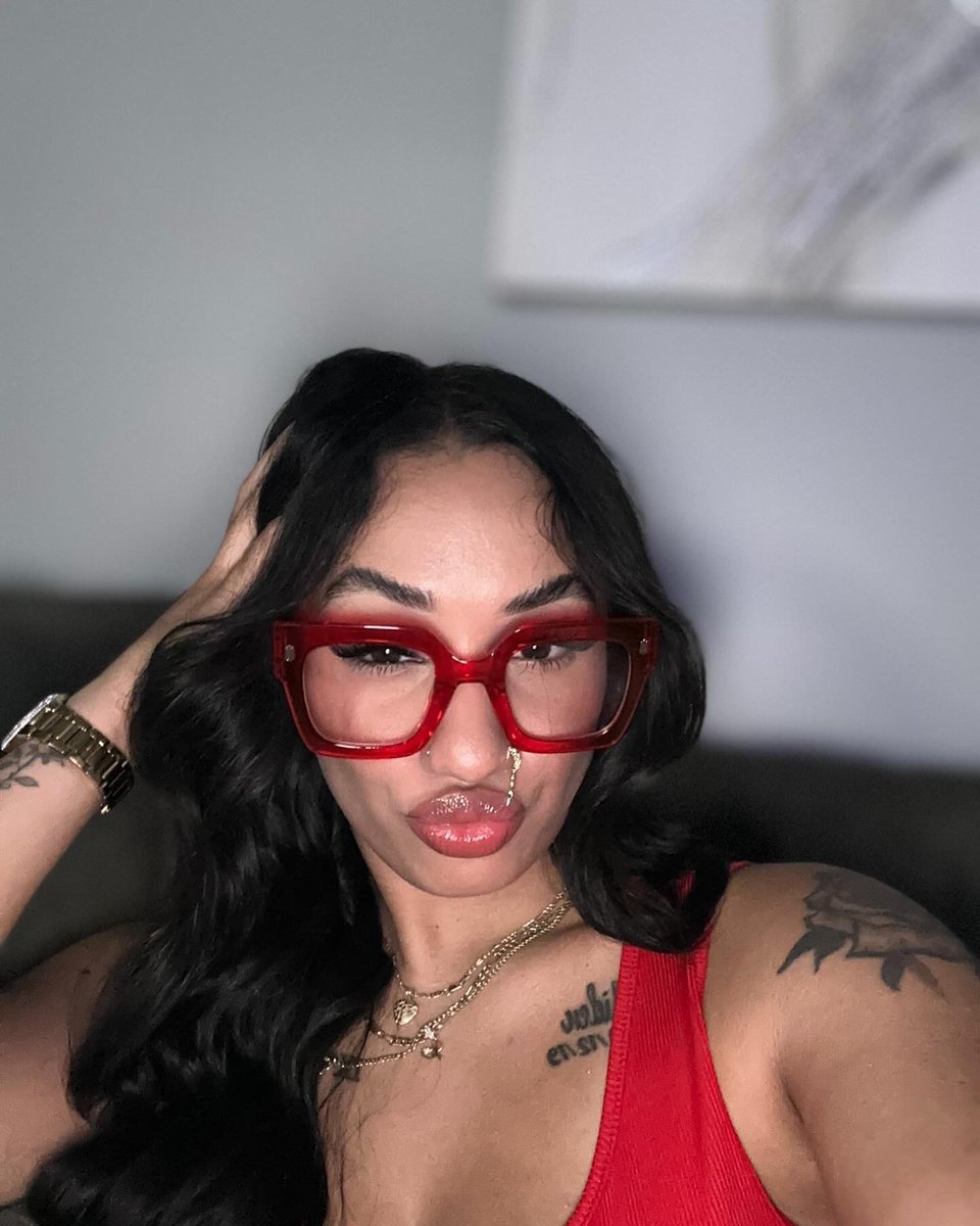 AlenisRod's tweet photo. Always badder then your last and your next 👄 https://t.co/eJbq3CgFs7