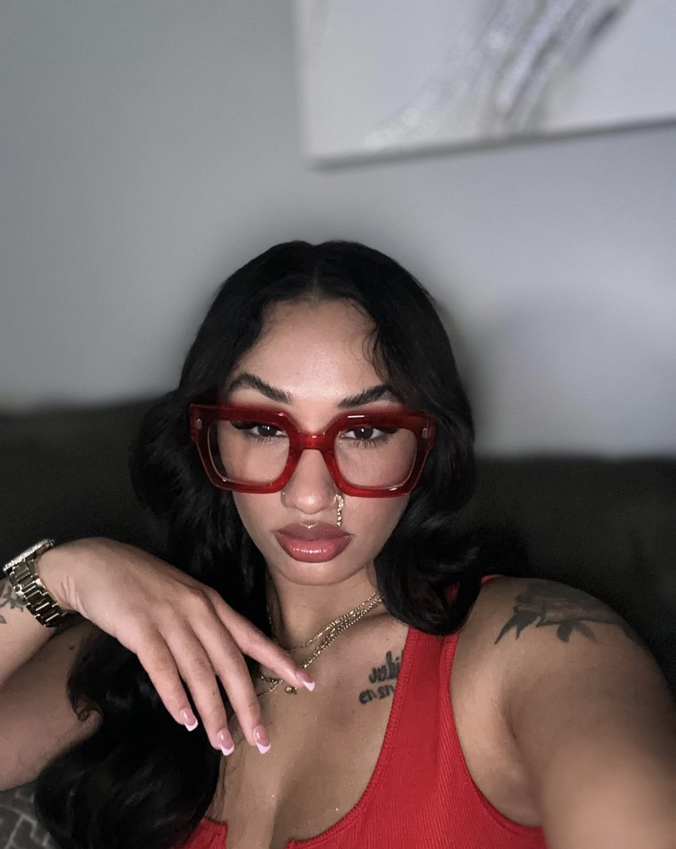 AlenisRod's tweet photo. Always badder then your last and your next 👄 https://t.co/eJbq3CgFs7
