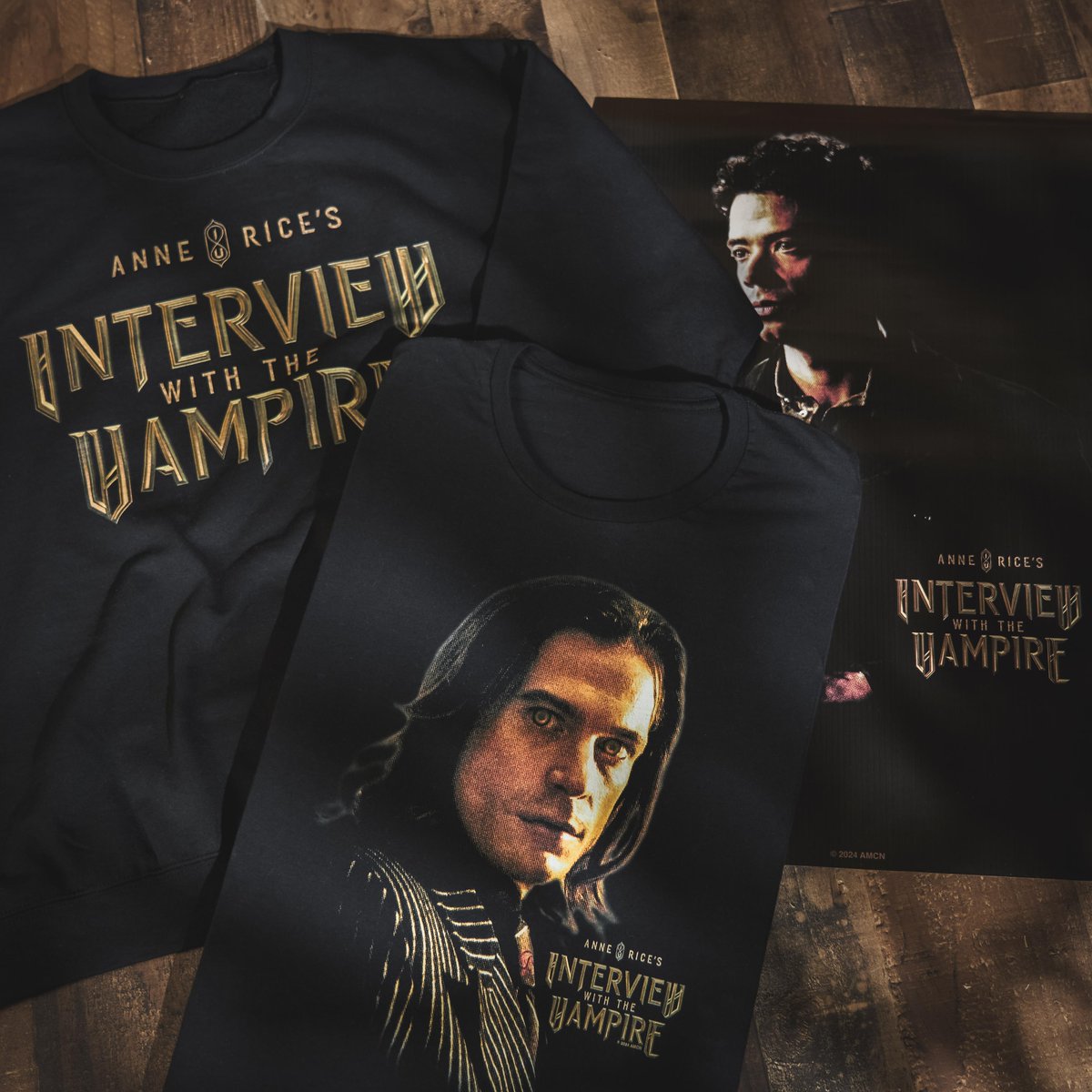 HotTopic's tweet image. Ready for a bloody good time? hottopic.me/3L81F3K

#InterviewWithAVampire