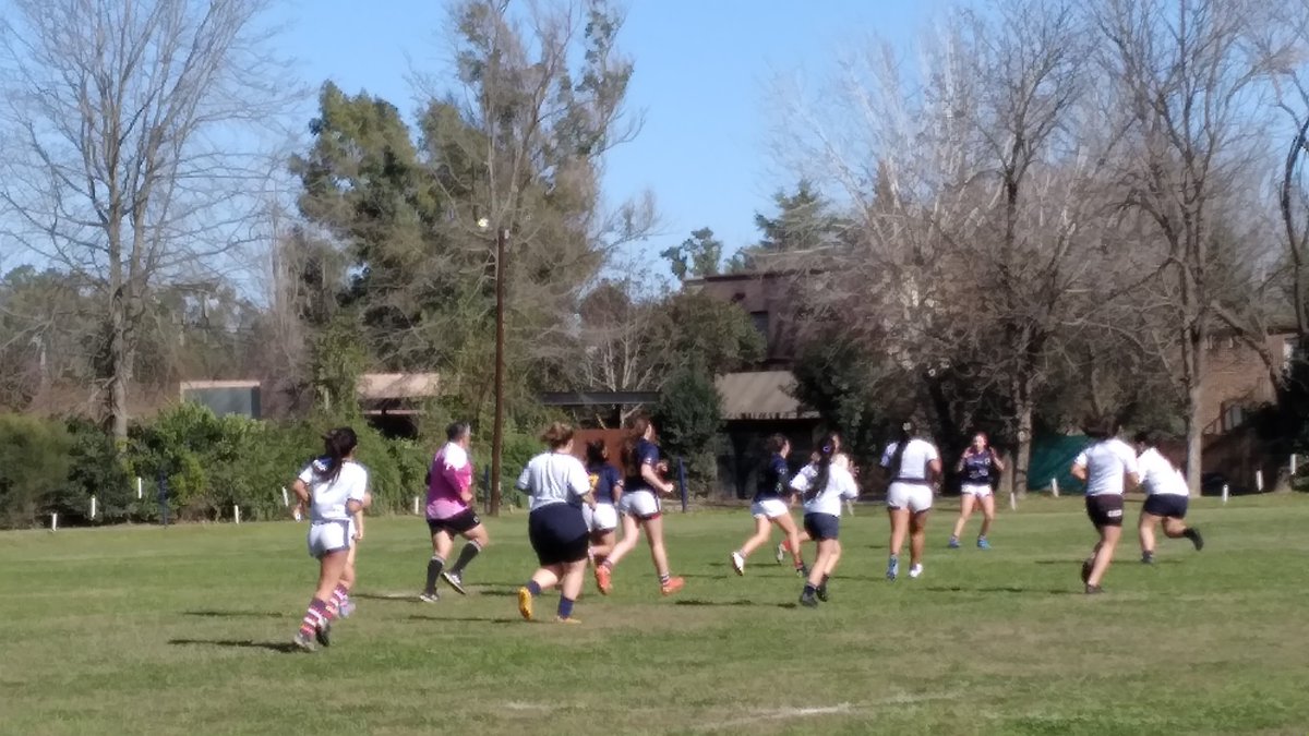 GastaNoyjovich's tweet photo. COPA SANTA FE DE RUGBY FEMENINO🏆🏈

🥇 Acompañamos al inicio de la copa de rugby femenino en el Club Logaritmo.

📌 Cuentan con nosotros para fomentar y hacer crecer la disciplina y que cada vez más jóvenes se sumen y se nutran de los valores fundamentales de este deporte. https://t.co/lHuS69GKUl