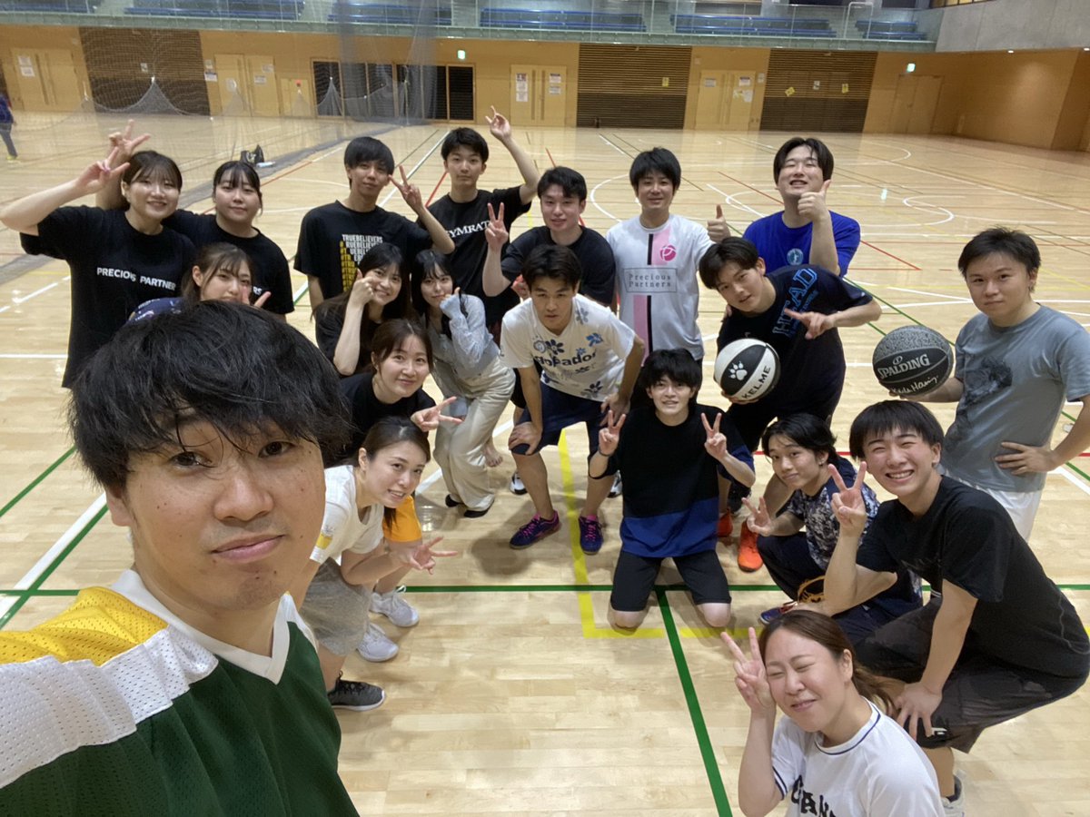 おはようございます！

土曜日は社内のバスケ部に参加し、久しぶりに体を動かしました！
学生時代に比べ動くことが少なくなったので体がバキバキです！

同じ会社の仲間と全力で汗を流す最高の機会でした！⛹️

今週も1週間頑張ります！