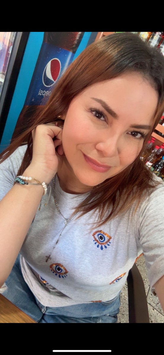 ZULYMARTINEZ's tweet photo. Aquí pensando que mañana es Lunes 🌷 https://t.co/DsxN8q8T4F