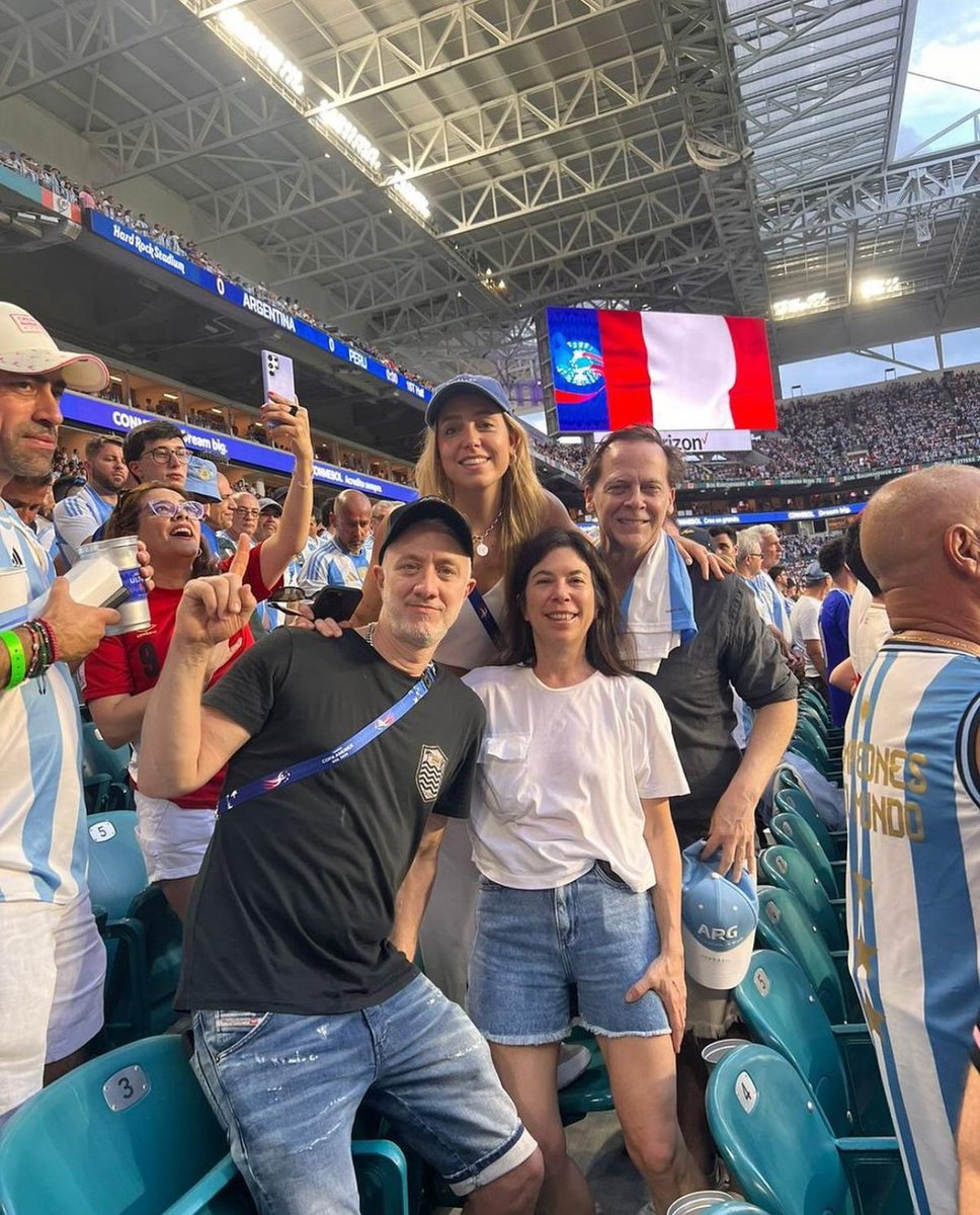 Mi vida los militantes K María O’Donnell, Andy Kusnetzoff y Matías Martín, te dicen desde su radio llora pauta que por el “ajuste” que hizo Milei no pueden viajar. Dónde están? En Estados Unidos viendo la Copa América. Así se te ríen en la cara. 👇👊🇺🇸