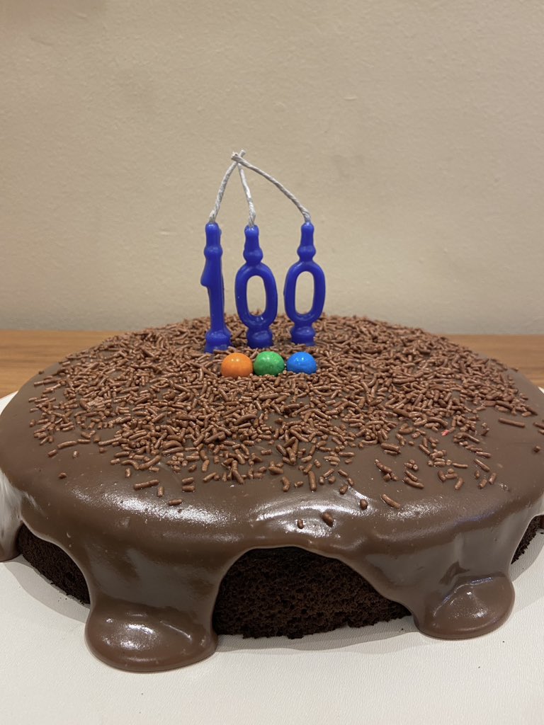 alprazolet's tweet image. fizemos um bolo letterboxd para comemorar o filme 100# da nossa tag…