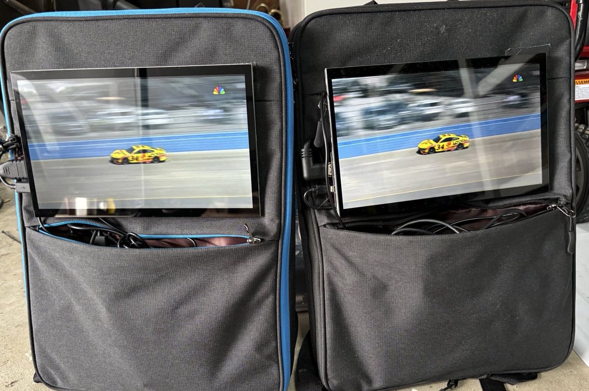 backpacklife1's tweet image. Testing out “the twins”. Range at time of pic from media distribution device: 20 ft.