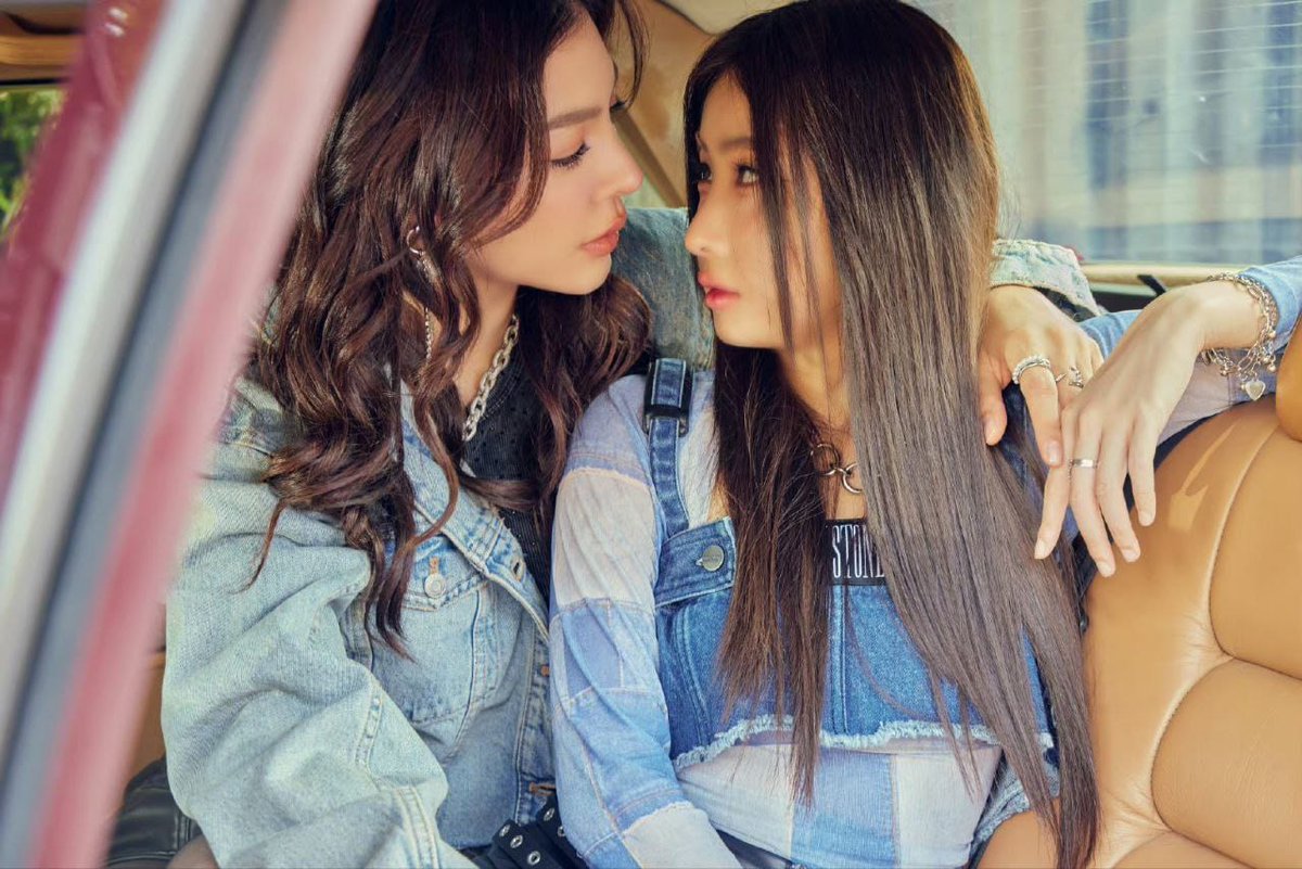 maycole_00's tweet photo. @malisorn00 We love you always Faye and Yoko 🥰

#FiloBlankets
We promise to stay 

@AspynOvard @malisorn00 https://t.co/YFuT5srB1X