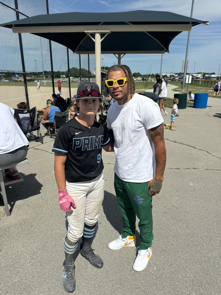 LorinSapp2030's tweet photo. What a weekend. #Prime2717 took the ship and met CHIEFS Legend #TyrannMathieu. Hoping to follow your footsteps to #LSU! https://t.co/GXzCU3odMt