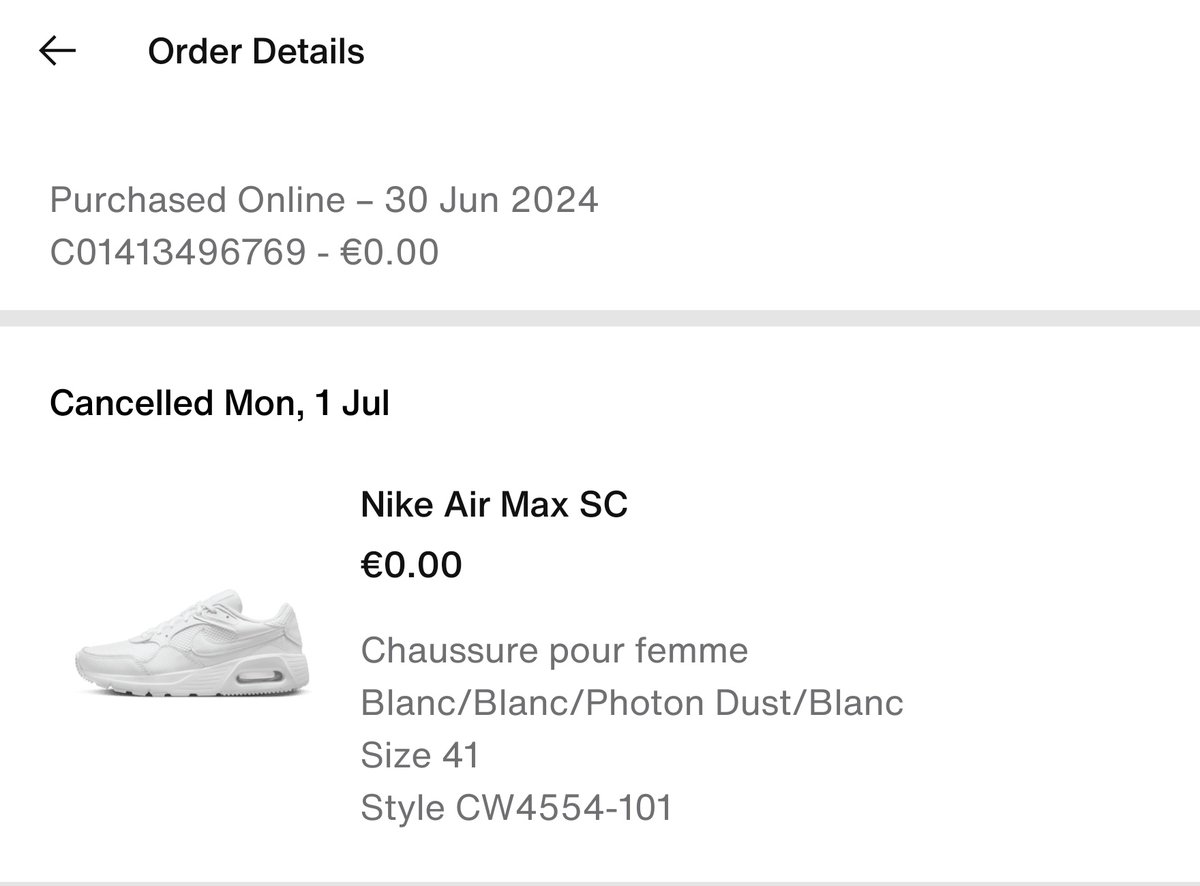 pompoustwit's tweet photo. @nikestore can you explain why my order got cancelled? I spoke online to customer service and they said to check the billing information which I have. First I used my card, then I tried PayPal. https://t.co/JUECr0ejfH