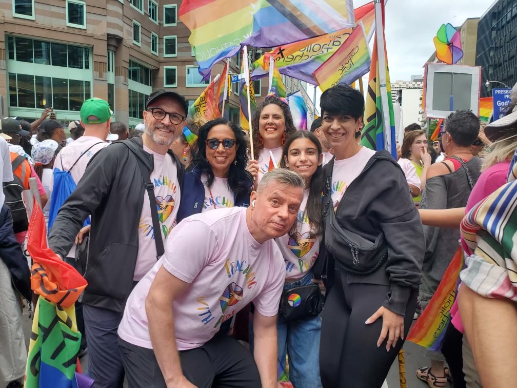 TECT951's tweet photo. TECT proudly joins with our colleague from @tsuOECTA @dpsuoecta @tcdsb at @PrideToronto @OECTAProv #diversity #loveislove #teachingwithpride https://t.co/5BwHQXosUj