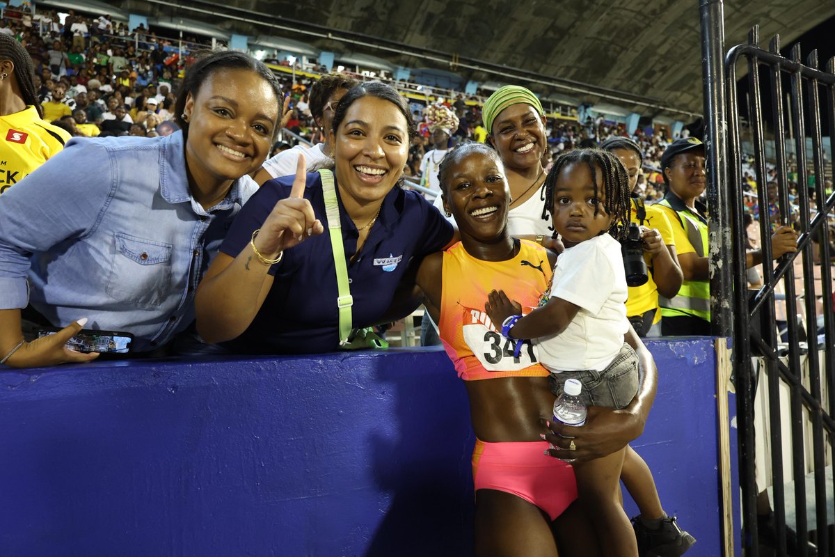 OfficialWATA's tweet photo. Breathtaking is the only word to define our golden girl’s performance! We are so proud of you!👏✨

#TeamJamaica #SherickaJackson #Jacko #200MFinals https://t.co/F0lO15B0d4