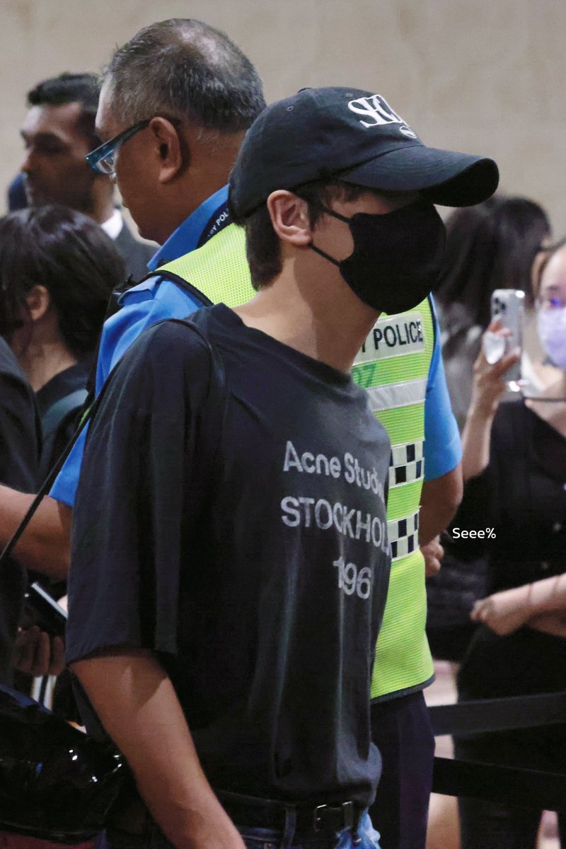 44eeeee's tweet photo. 240701 SIN - ICN✈️

#HAECHAN #해찬 #NCTDREAM https://t.co/rOy9IAuFzr
