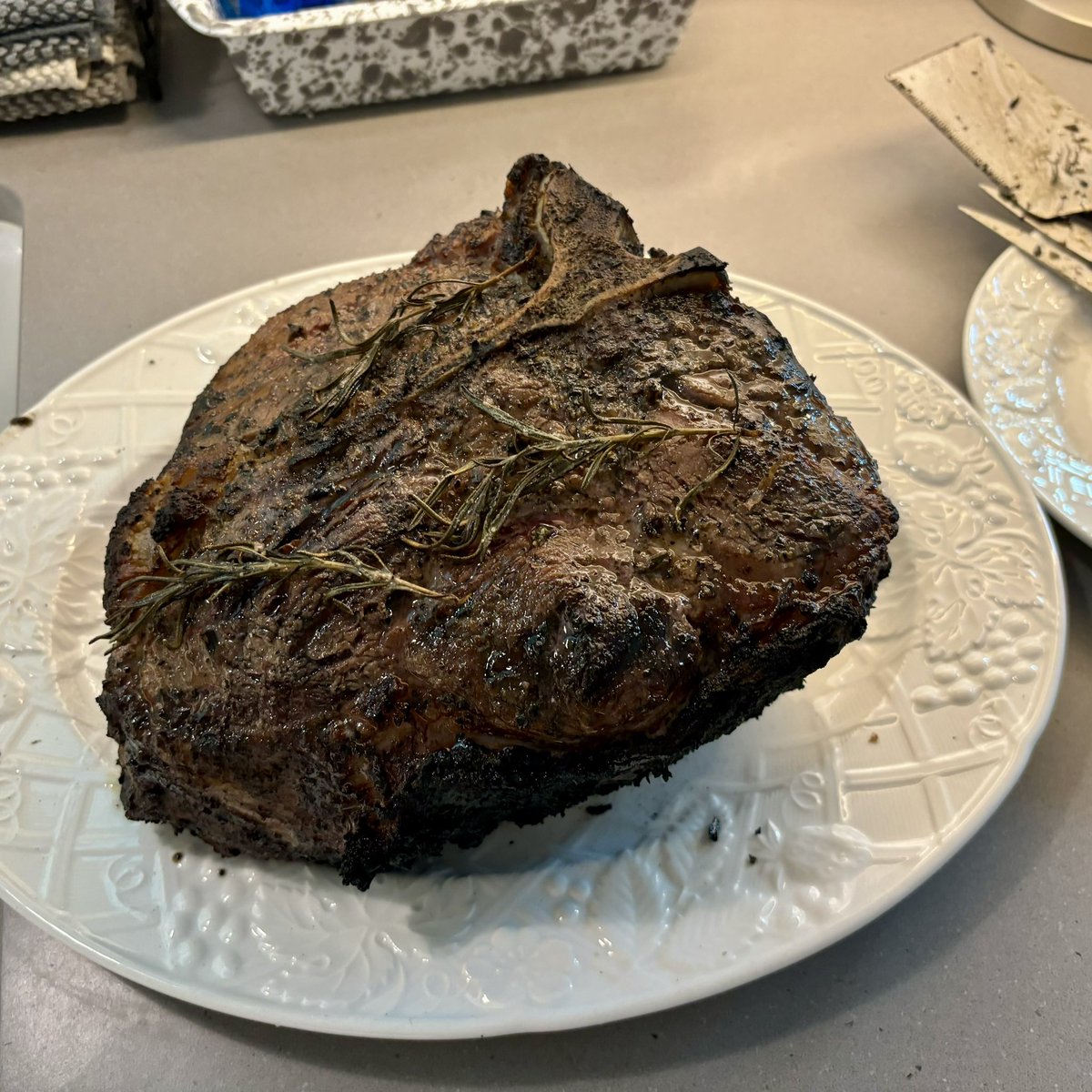 CMoneyKS's tweet photo. 7lbs, 5” Porterhouse Bistecca alla Fiorentina KC style. 😎 Smoked for 3 hours then reverse seared. #bisteccaallafiorentina #Steak #MMMMmmmmmmeat #KCStyle #MeatSmoking https://t.co/zc4pNJmm0D